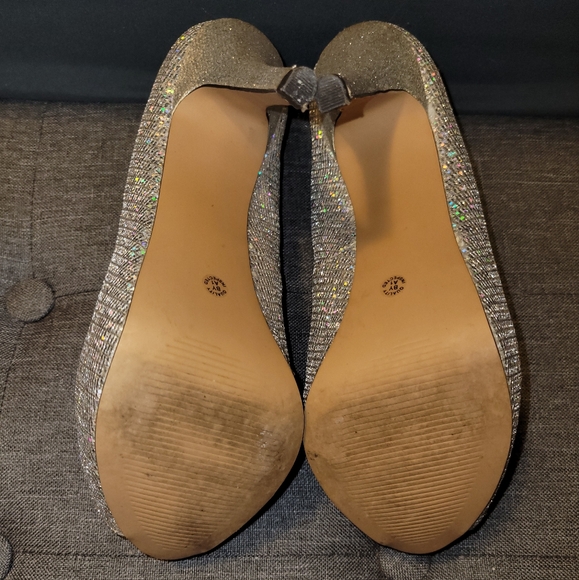 Silver High Heels Iridescent Size 7.5 - Picture 7 of 9